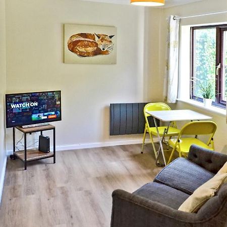 Station 1 Bed Apartment - Stayseekers 索尔兹伯里 外观 照片